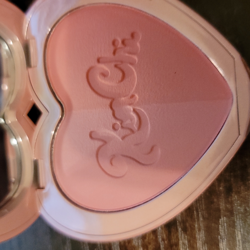 Blush - Picture 2 of 4